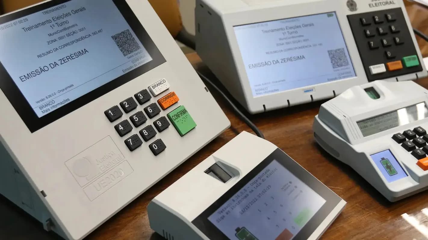 Urnas eletrônicas usadas em eleição no Brasil