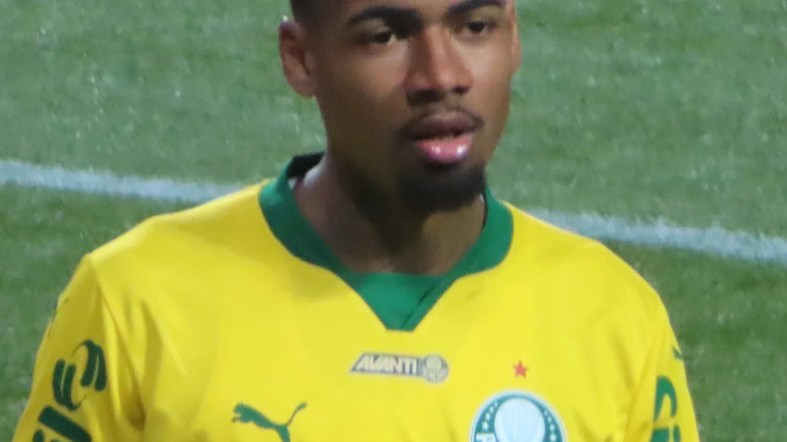 Allan em campo com a camisa reserva do Palmeiras