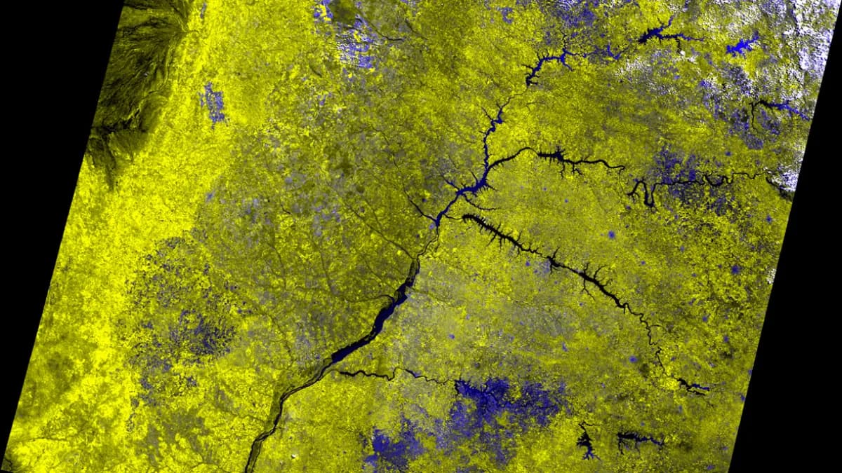 Imagem de satélite mostra represas e rios no alto Rio Paraná, produzida pelo INPE