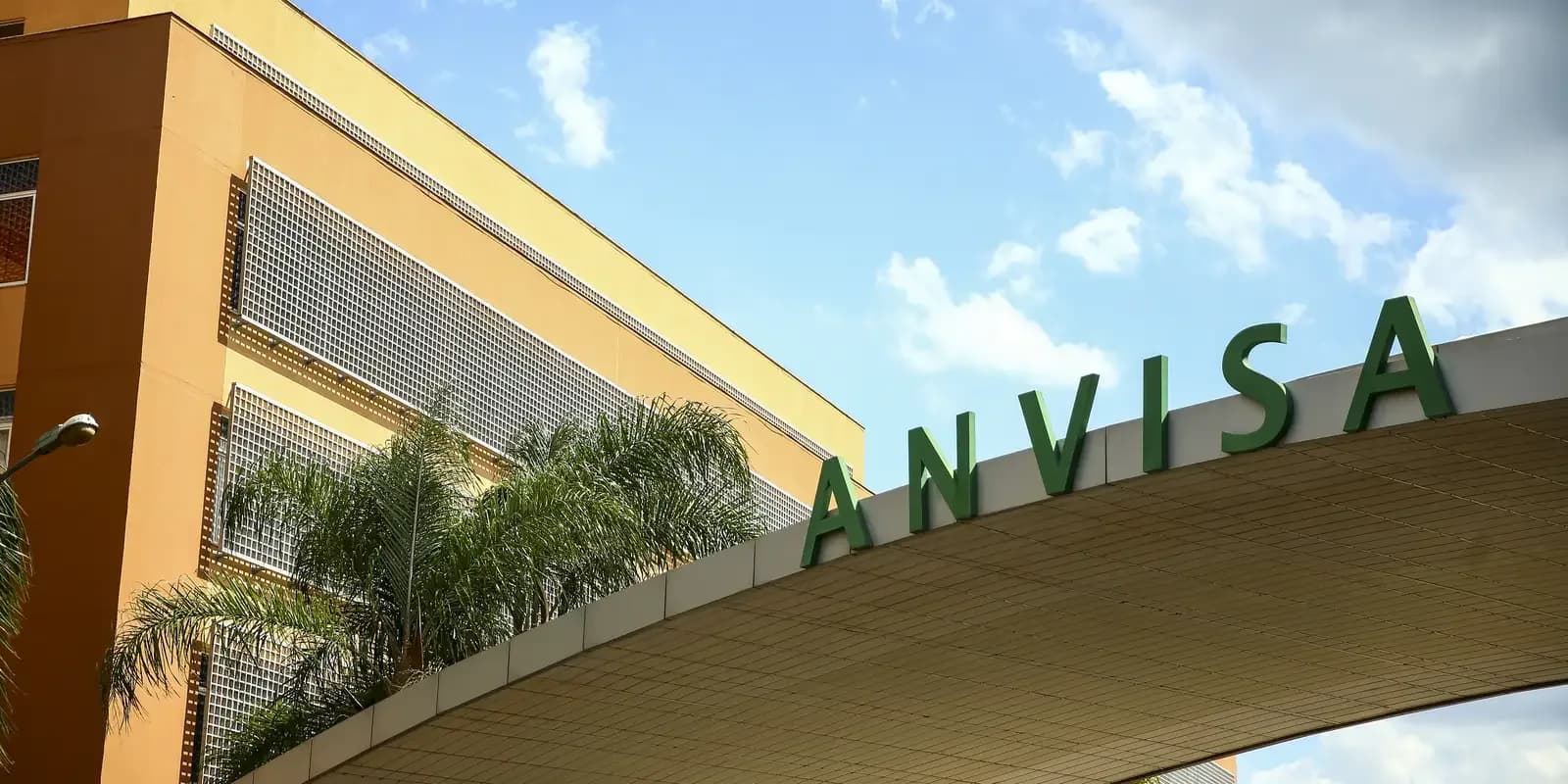 Anvisa apreende canetas emagrecedoras sem identificação de fabricante — Assuntos: Anvisa, canetas emagrecedoras, Mounjaro