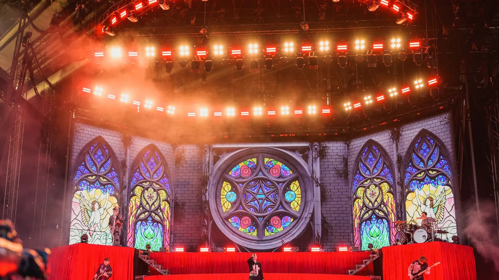 Bring Me The Horizon se apresenta em palco de festival, foto de arquivo do show no Tons of Rock 2026