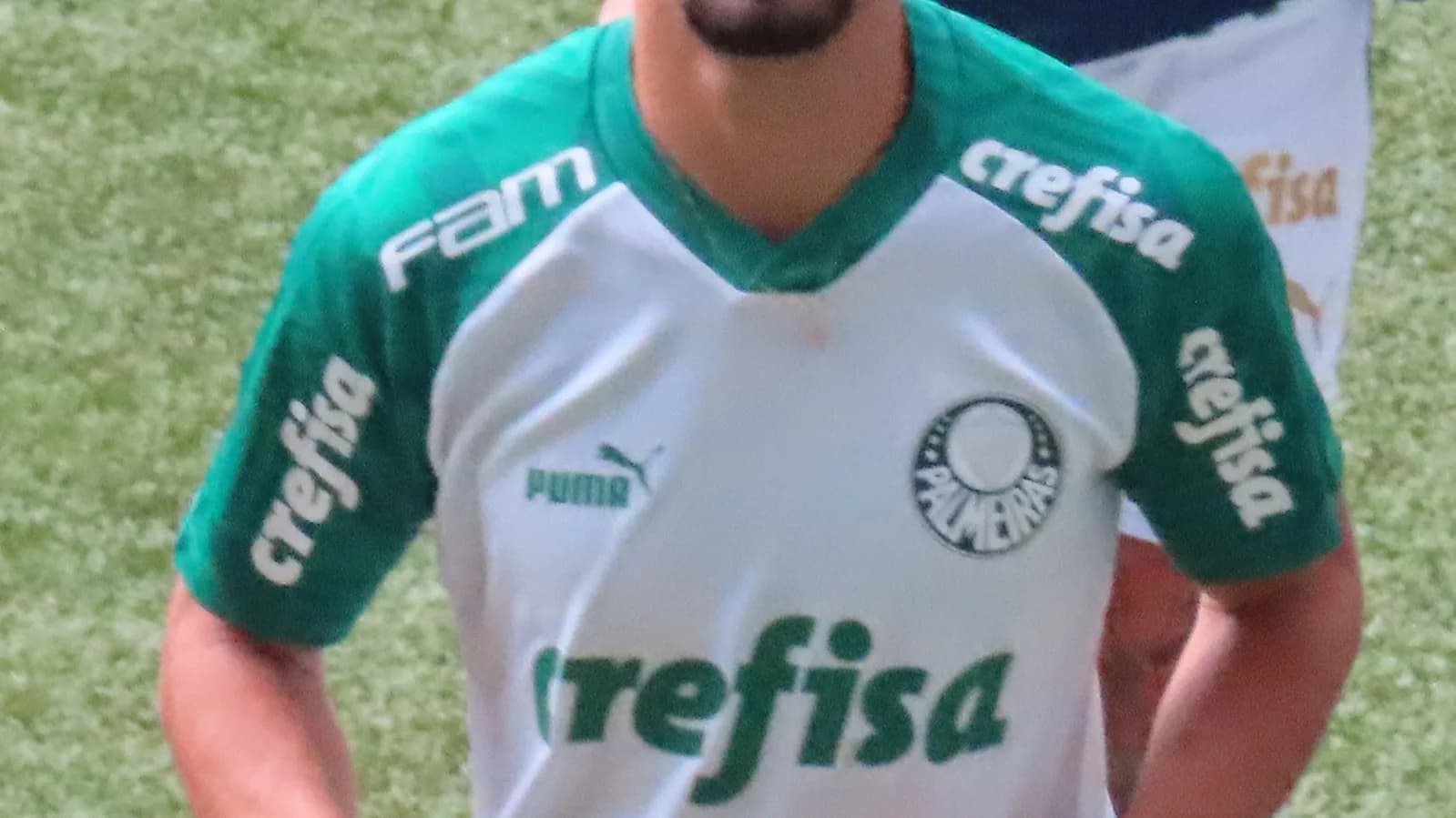 Flaco López, atacante do Palmeiras, em campo durante partida