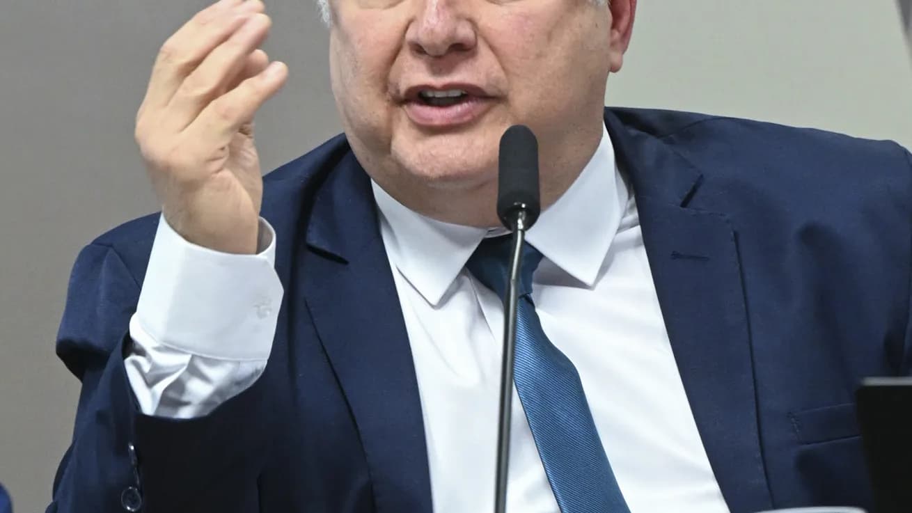 Anthony Garotinho discursa em sessão de CPI no Senado