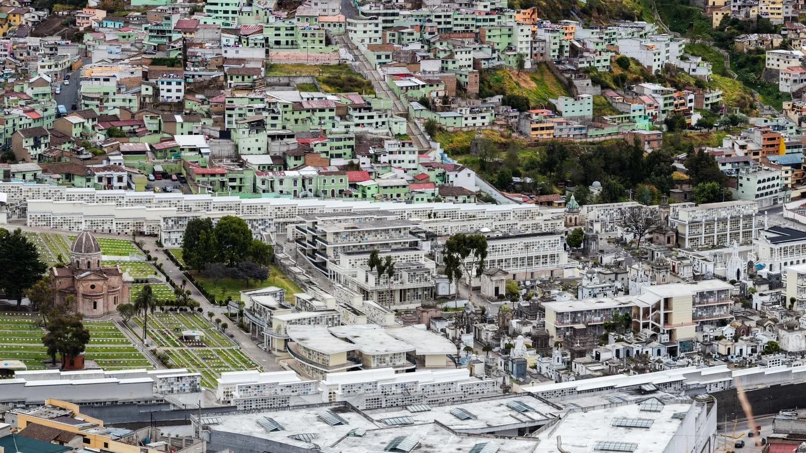 Vista panorâmica de Quito, capital do Equador, que sediará a COP18 de Biodiversidade em 2028