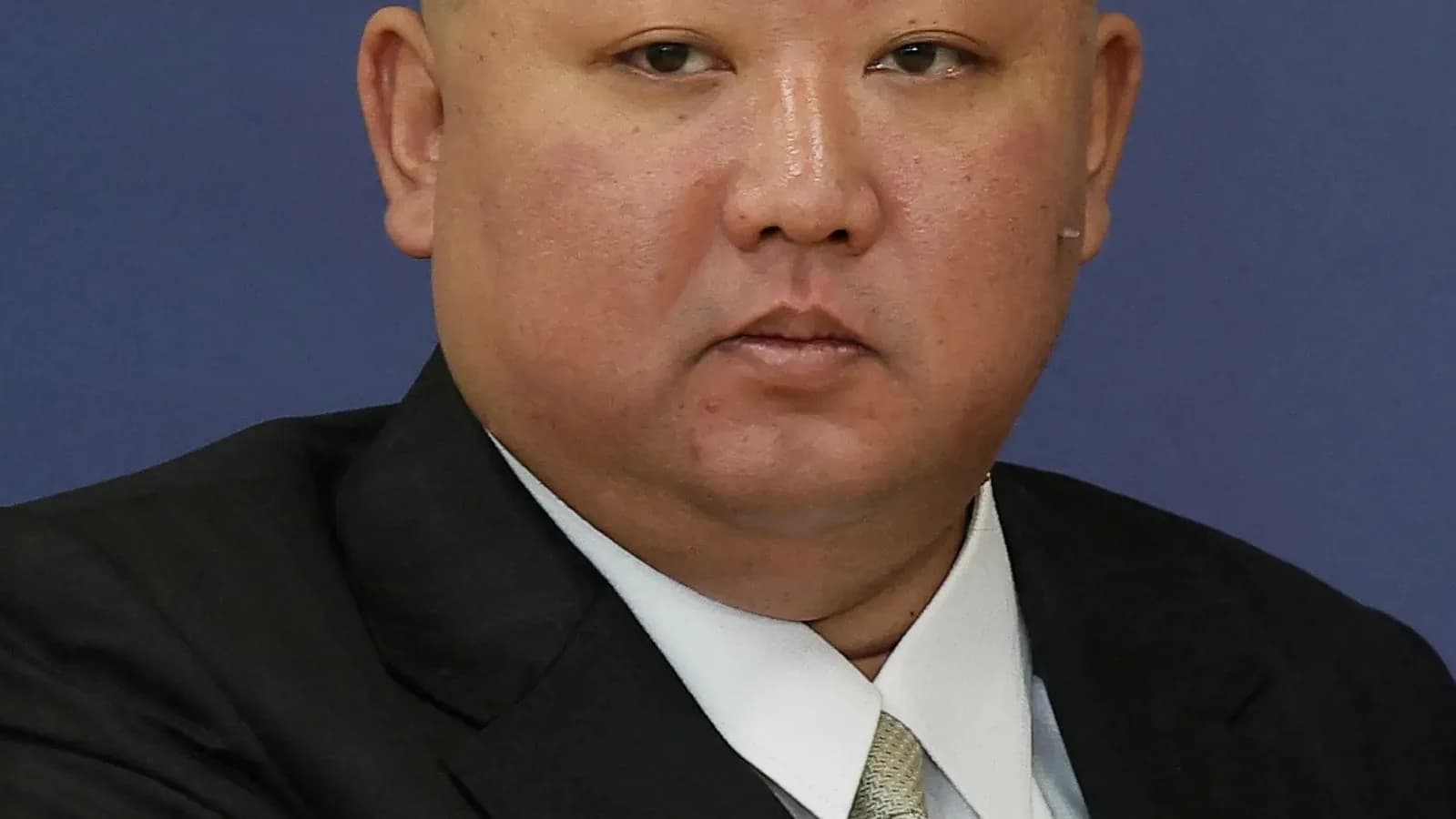 Retrato de Kim Jong-un, líder da Coreia do Norte, em evento oficial