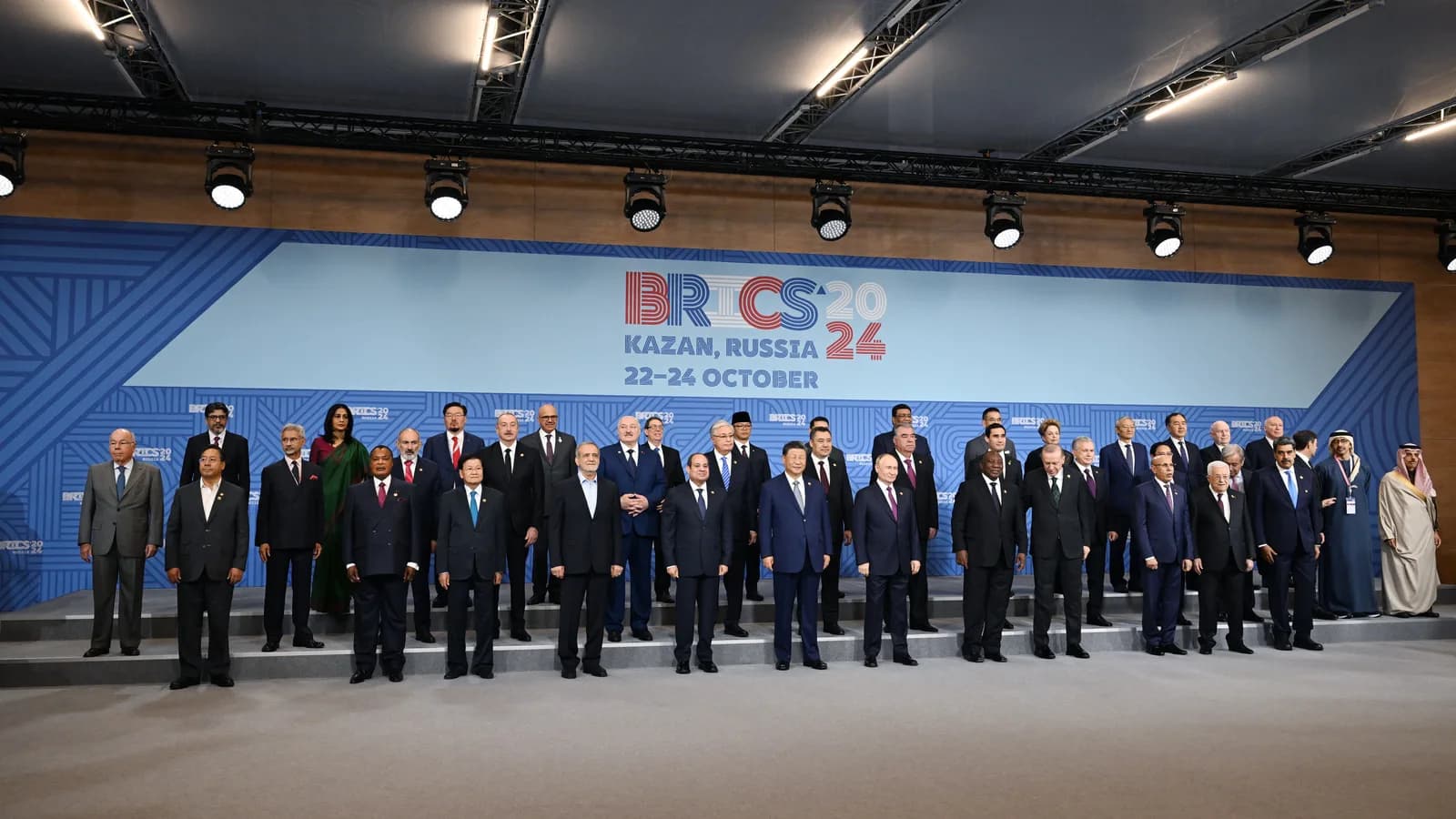 Líderes do BRICS reunidos para foto oficial durante a cúpula de Kazan, na Rússia, em 2024