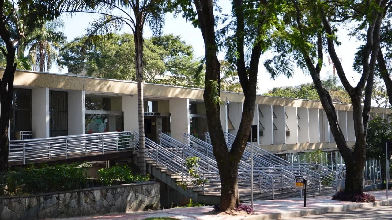 Fachada da unidade Pampulha da Fundação João Pinheiro, em Belo Horizonte.