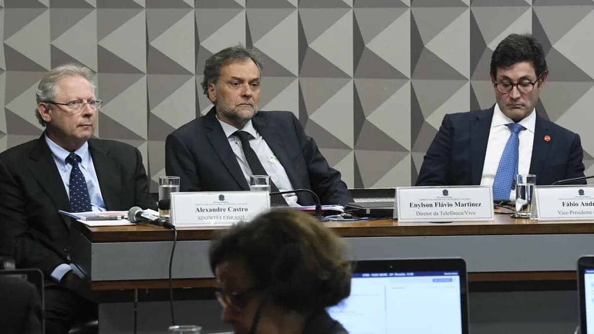 Enylson Flávio Martinez, diretor da Telefônica/Vivo, em audiência no Senado (foto de arquivo)