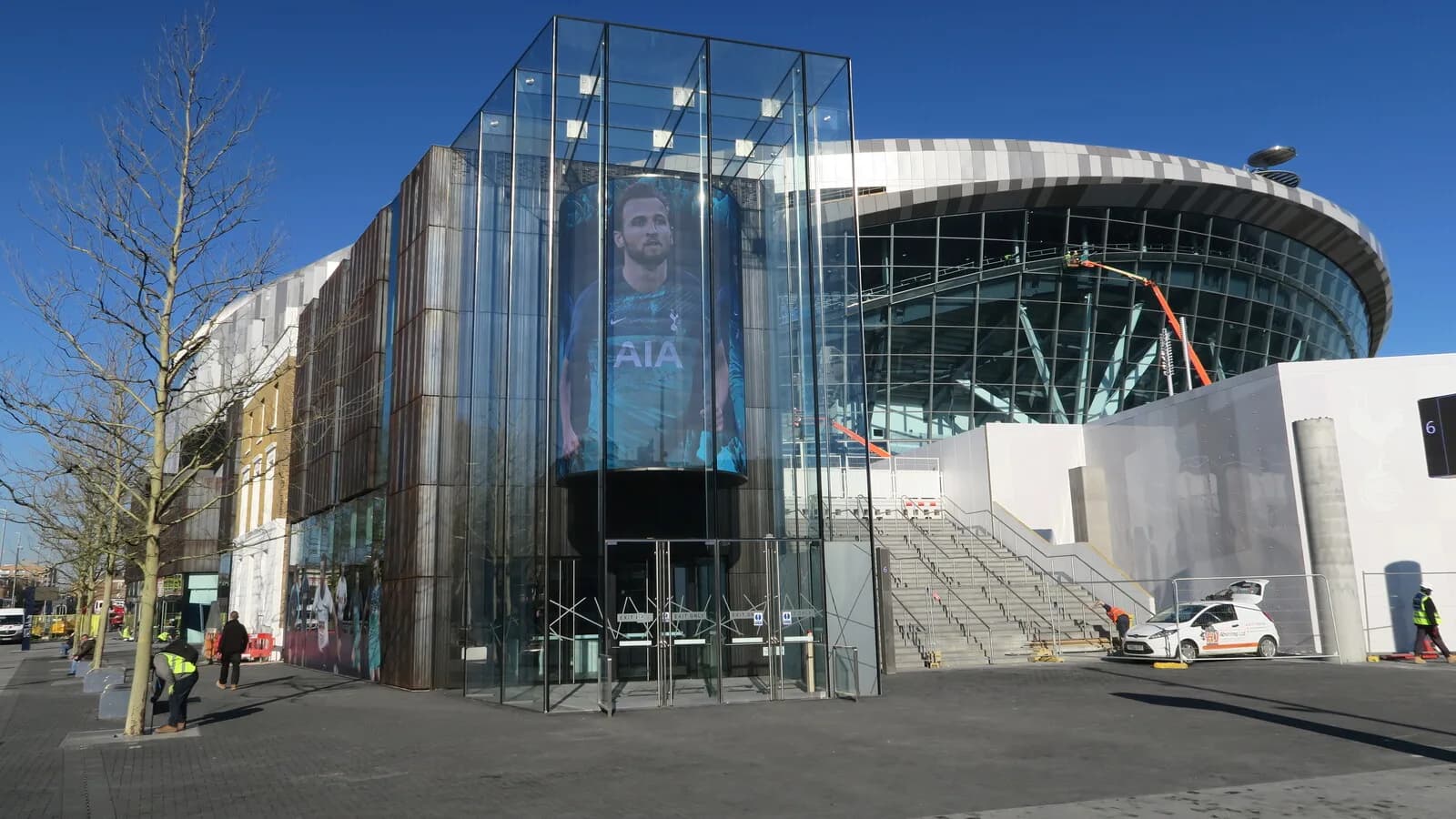 Fachada do estádio do Tottenham Hotspur, em Londres, um dos clubes que observam o goleiro