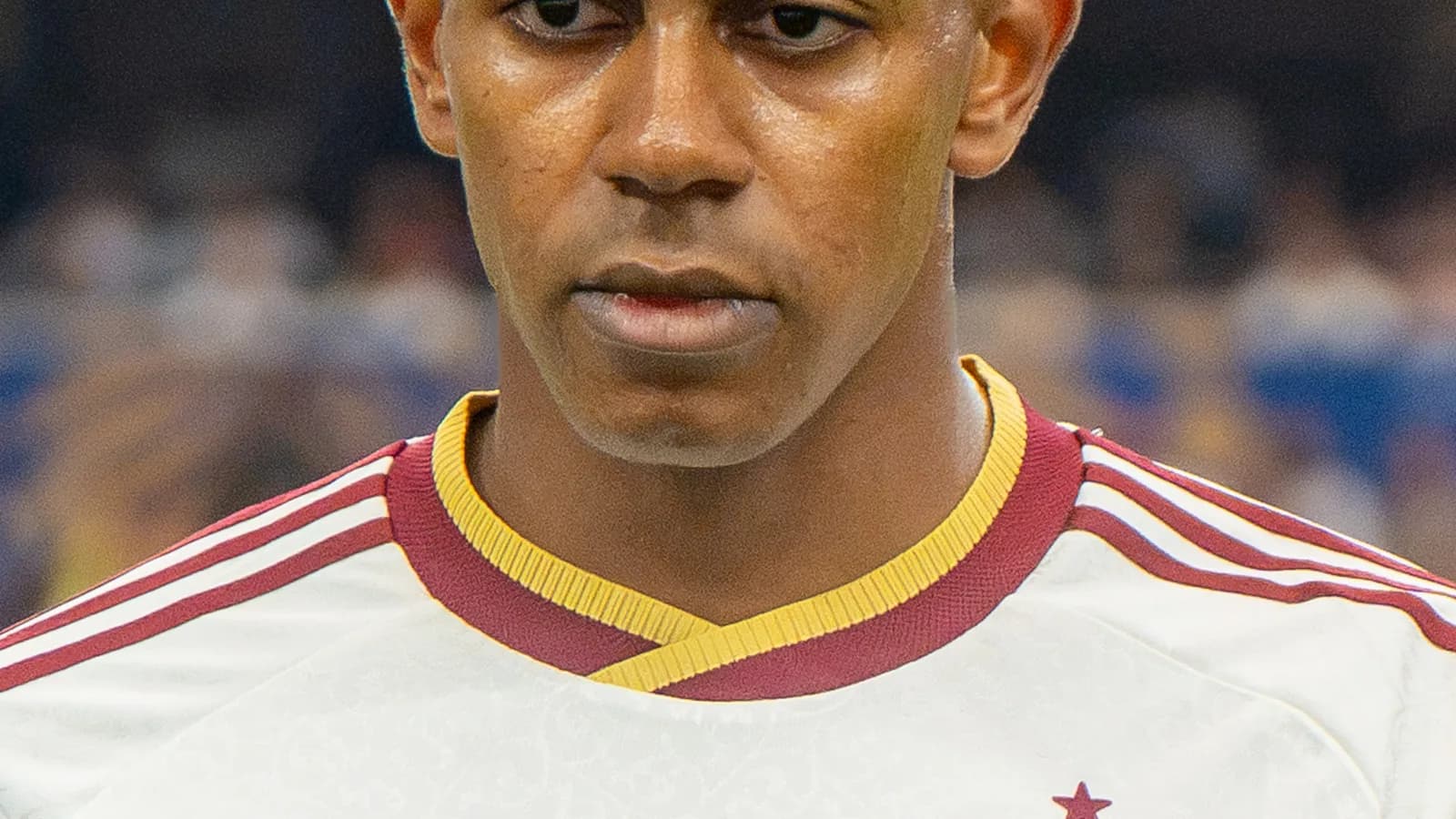 Retrato de Lamine Yamal com a camisa da seleção espanhola durante partida da Copa do Mundo