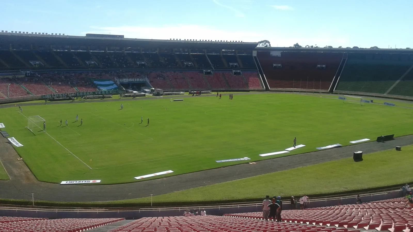 Vista aérea do Estádio Parque do Sabiá, em Uberlândia (MG), palco do amistoso entre Uberlândia e Mirassol (foto de arquivo)