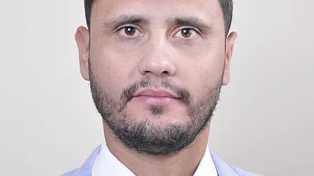 Retrato oficial do senador e candidato ao governo de Minas Gerais Cleitinho Azevedo