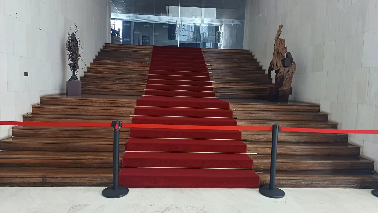 Escadaria interna do Palácio 9 de Julho, sede da Assembleia Legislativa de São Paulo