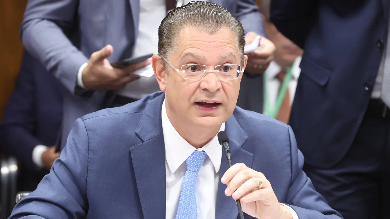 Deputado Sóstenes Cavalcante discursando na Câmara dos Deputados