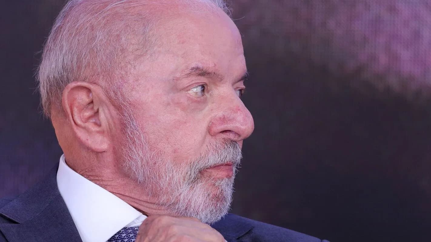 O presidente Luiz Inácio Lula da Silva em retrato, de perfil