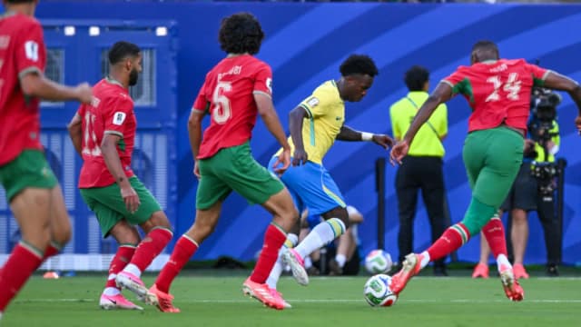 Vinicius Júnior em ação com a camisa da Seleção Brasileira (foto de arquivo)