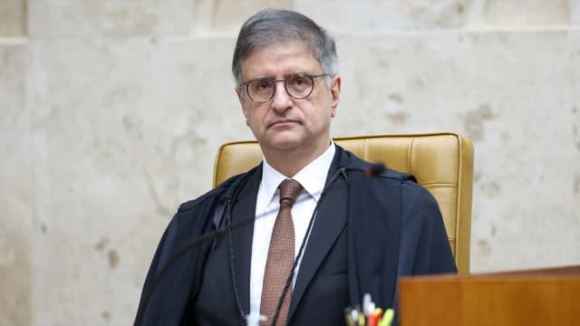 Procurador-geral da República Paulo Gonet, de toga, durante sessão do STF