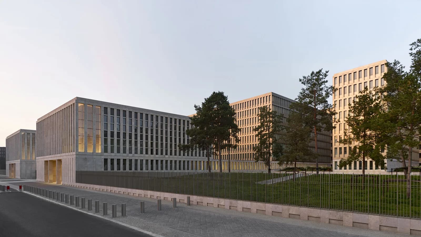 Fachada moderna da sede do Serviço Federal de Inteligência da Alemanha (BND) em Berlim