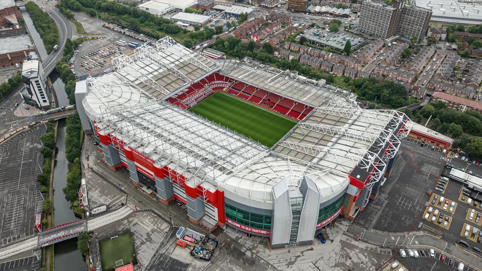 Vista aérea do estádio Old Trafford, do Manchester United, em Manchester