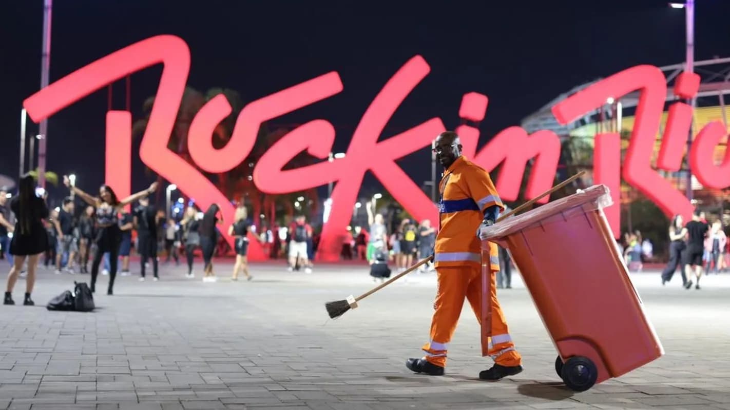 Movimento de público na Cidade do Rock em edição anterior do Rock in Rio (foto de arquivo, março de 2026)