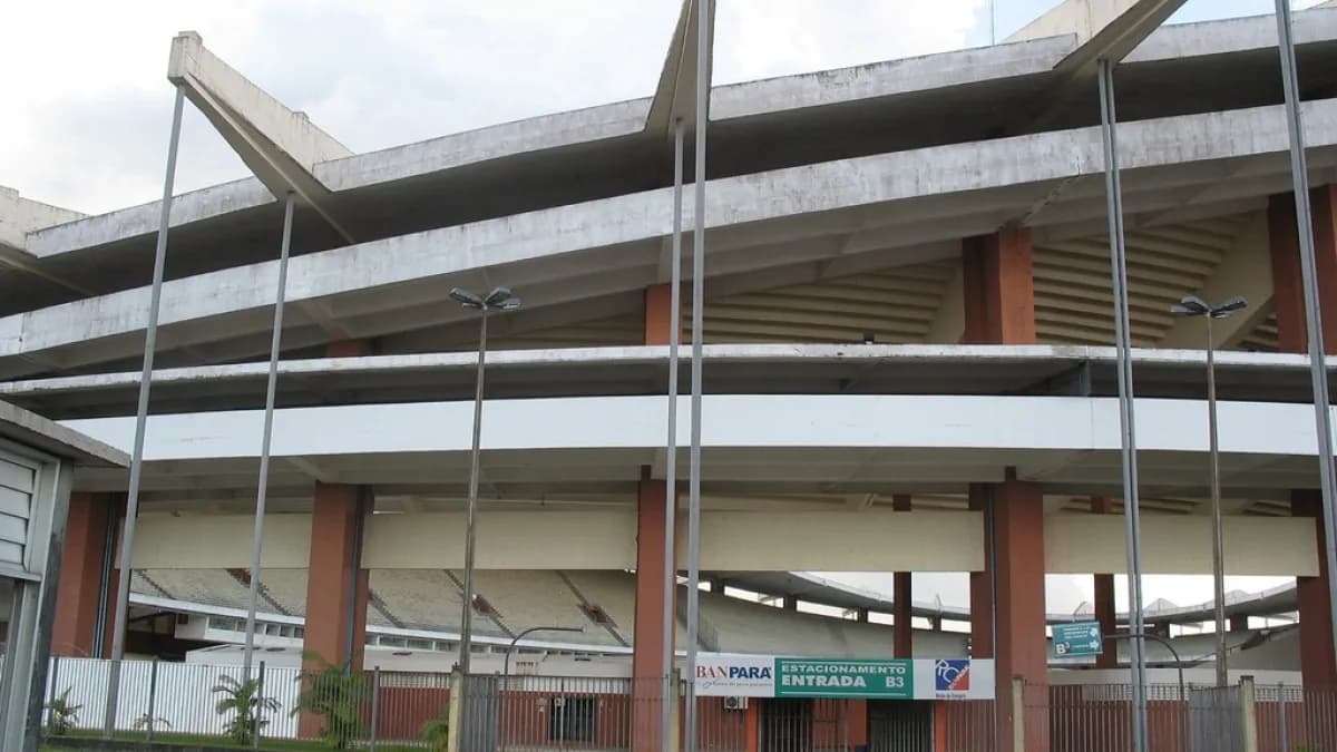 Fachada do Estádio Olímpico do Pará, o Mangueirão, em Belém