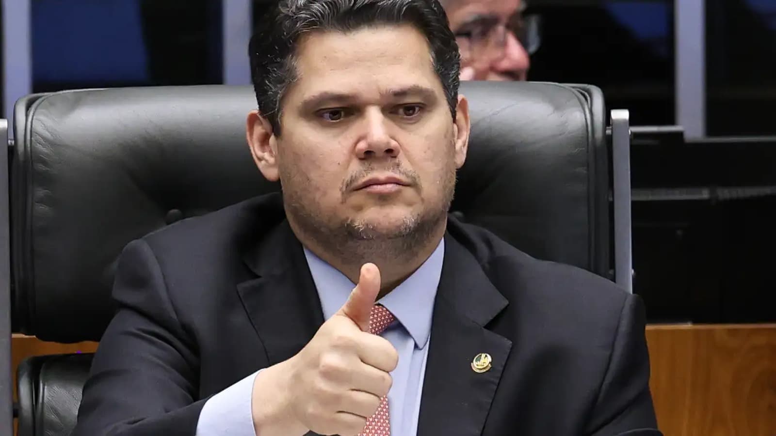 Davi Alcolumbre preside sessão do Senado Federal