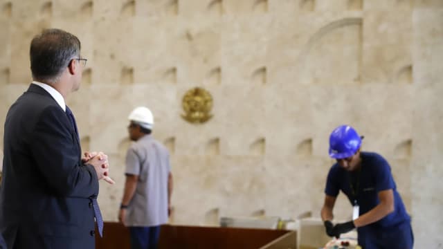 Ministro André Mendonça em visita ao prédio-sede do STF, em foto de arquivo do tribunal