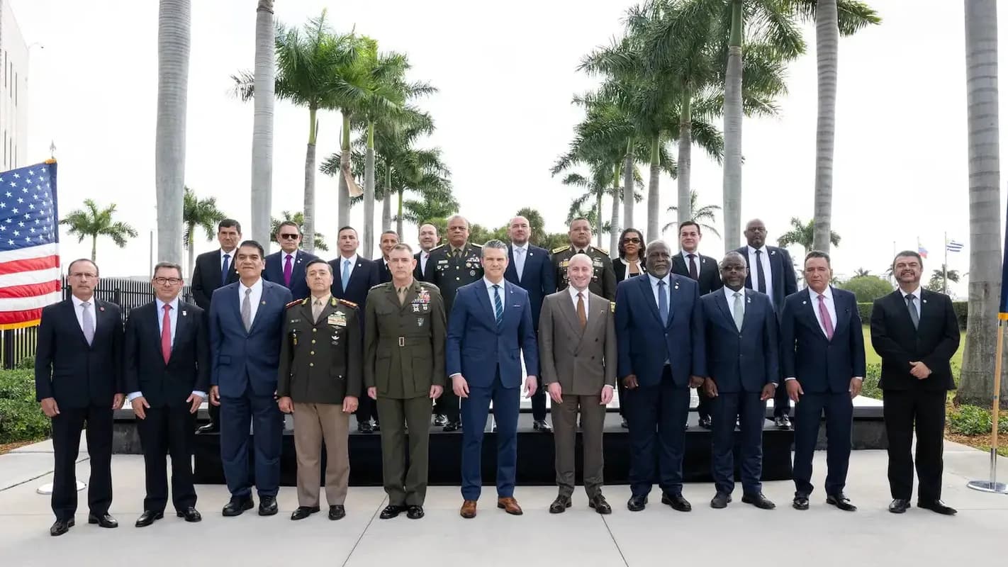 Pete Hegseth, secretário de Defesa dos EUA, durante conferência sobre combate a cartéis em Doral, na Flórida