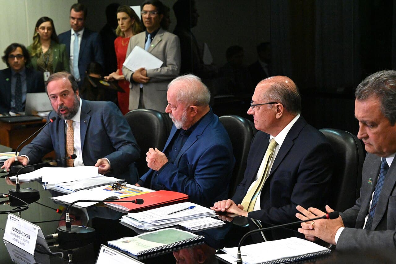 17-03-2023 Vice Presidente da República Geraldo Alckmin com Presidente Luiz Inácio Lula da Silva durante reunião do Conselho Nacional Politica Energética no Ministério de Minas e E