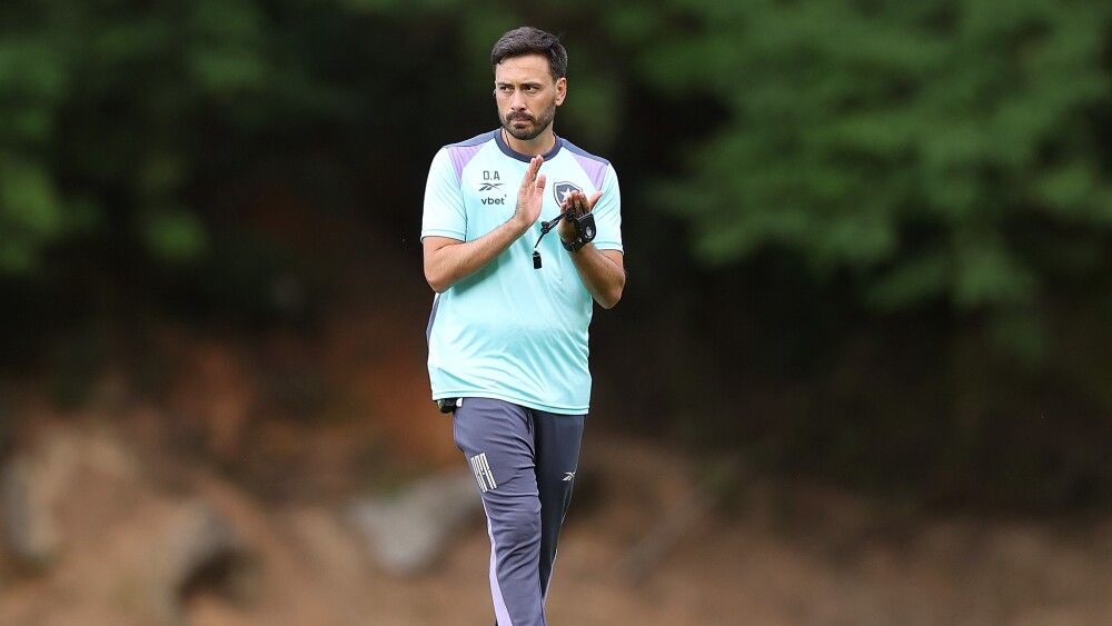 Escalação do Botafogo: Davide Ancelotti prepara time para estreia contra o Vasco