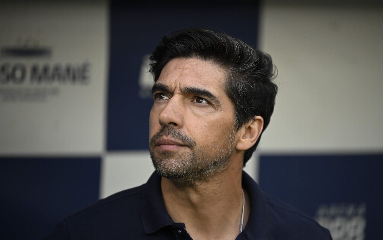 Abel Ferreira altera a escalação do Palmeiras para a Libertadores