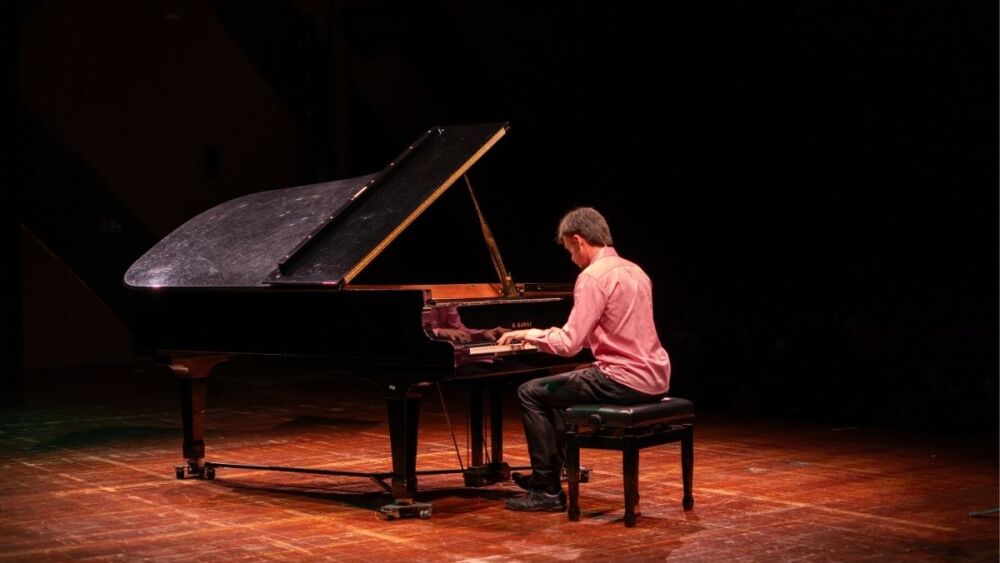 Concerto do pianista Bruno Hrabovsky retorna a Belo Horizonte no Grande Teatro Sesiminas