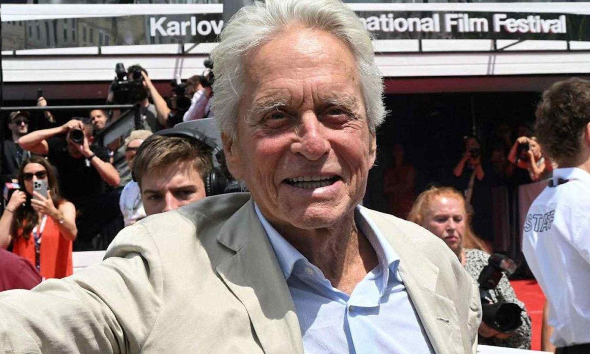 Michael Douglas anuncia aposentadoria após quase seis décadas em Hollywood