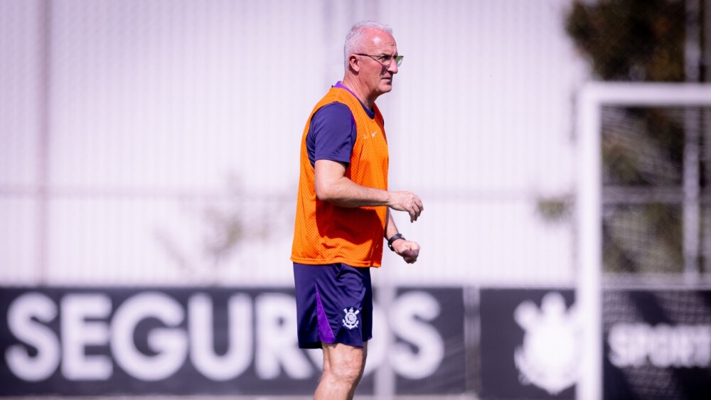 Dorival testa time misto do Corinthians para confronto com Botafogo