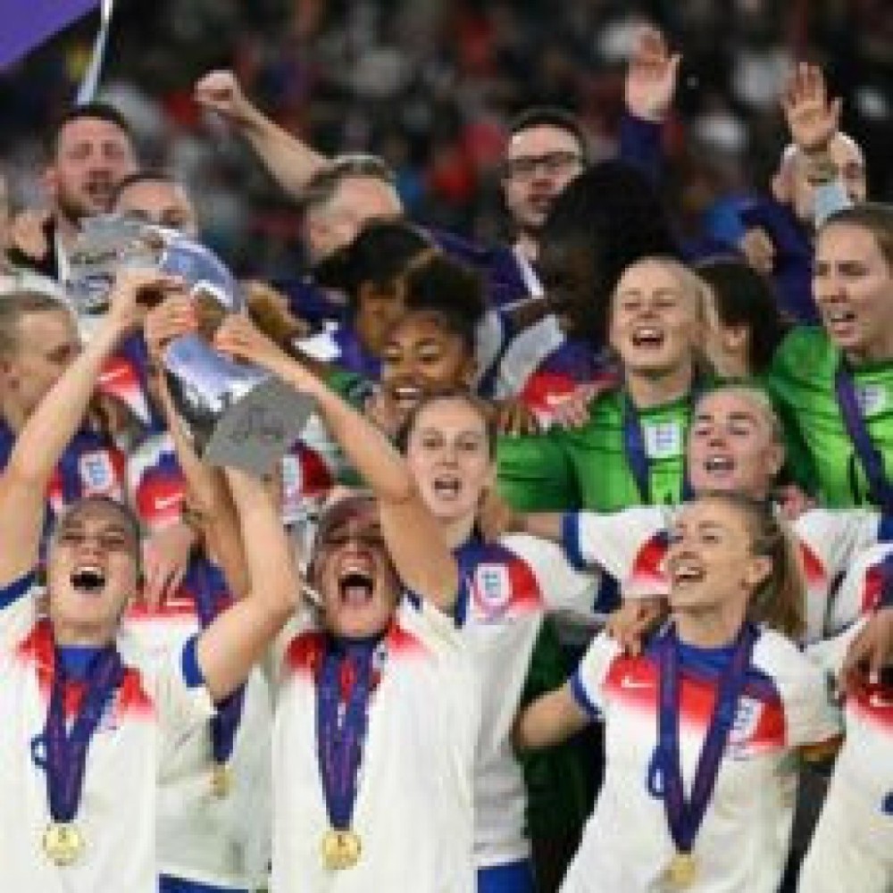Inglaterra vence Espanha nos pênaltis e conquista a Eurocopa Feminina