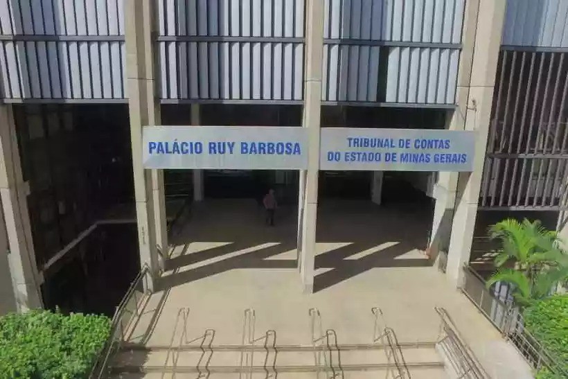 TCE-MG autoriza compra de uniformes para vereadores