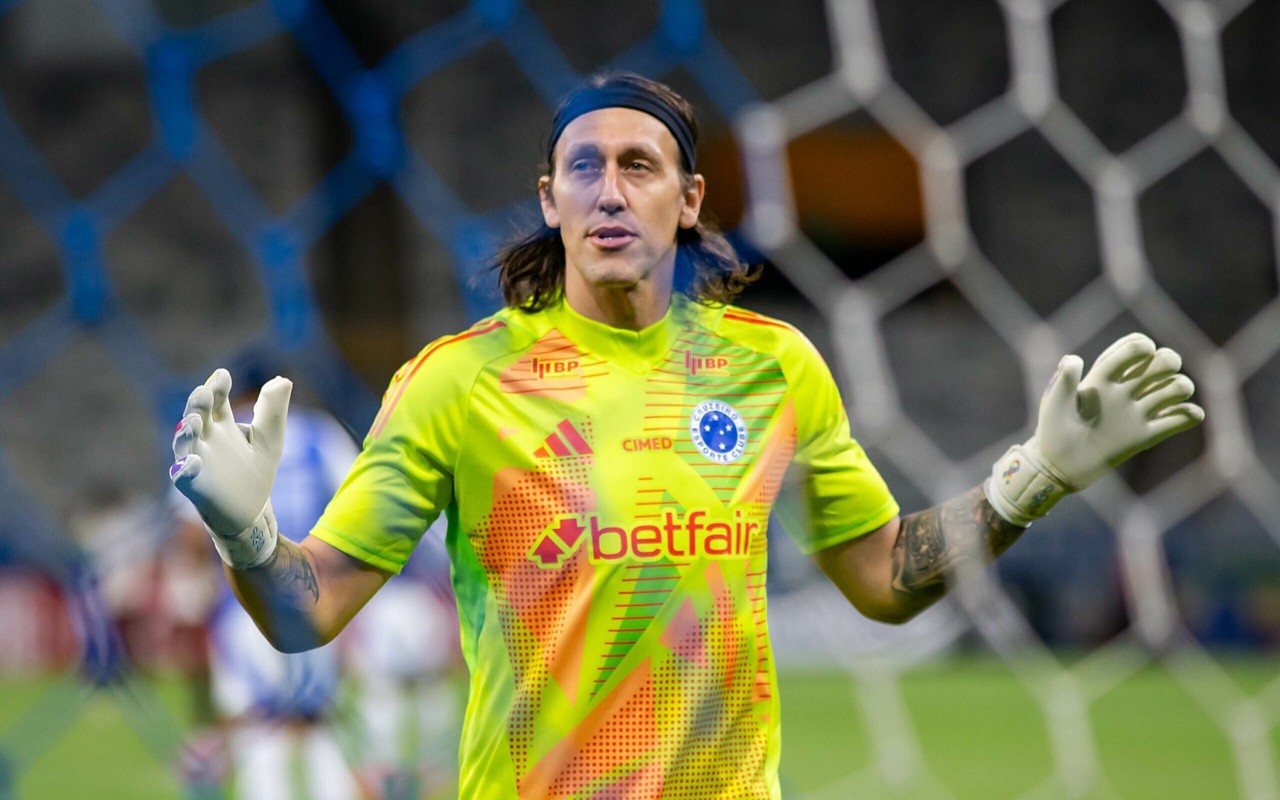 Cássio se destaca nas estatísticas entre goleiros do futebol brasileiro