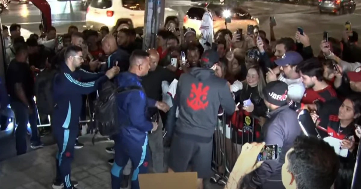 Com apoio da torcida, Flamengo desembarca em BH para decisão contra Atlético