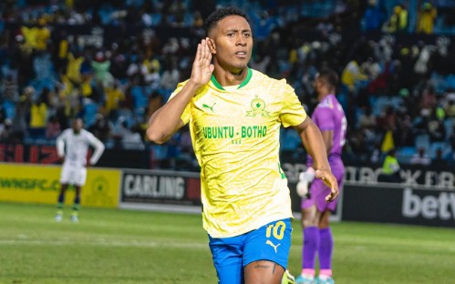 Fluminense inicia negociações para contratar Lucas Ribeiro, atacante do Mamelodi Sundowns