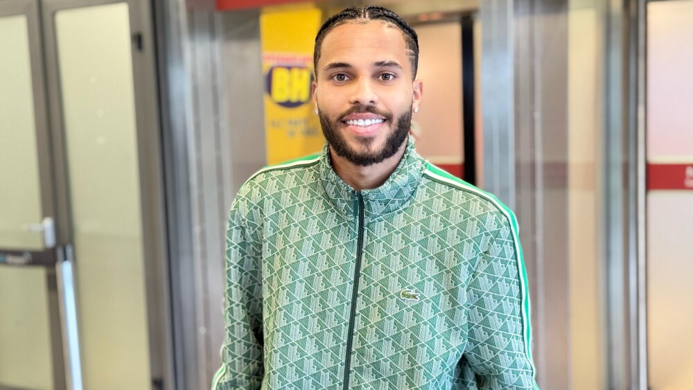 Alexsander desembarca em Belo Horizonte para assinar com o Atlético