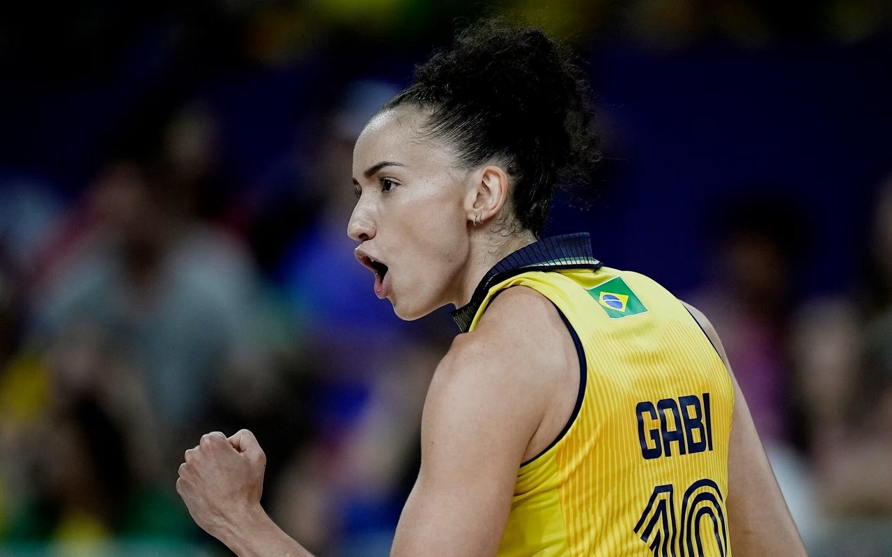 Gabi reforça confiança do Brasil para finais da Liga das Nações de vôlei feminino