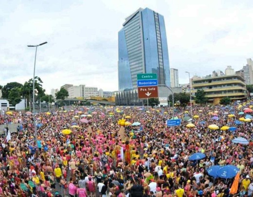 Carnaval de BH deve movimentar mais de R$ 1 bilhão em 2025