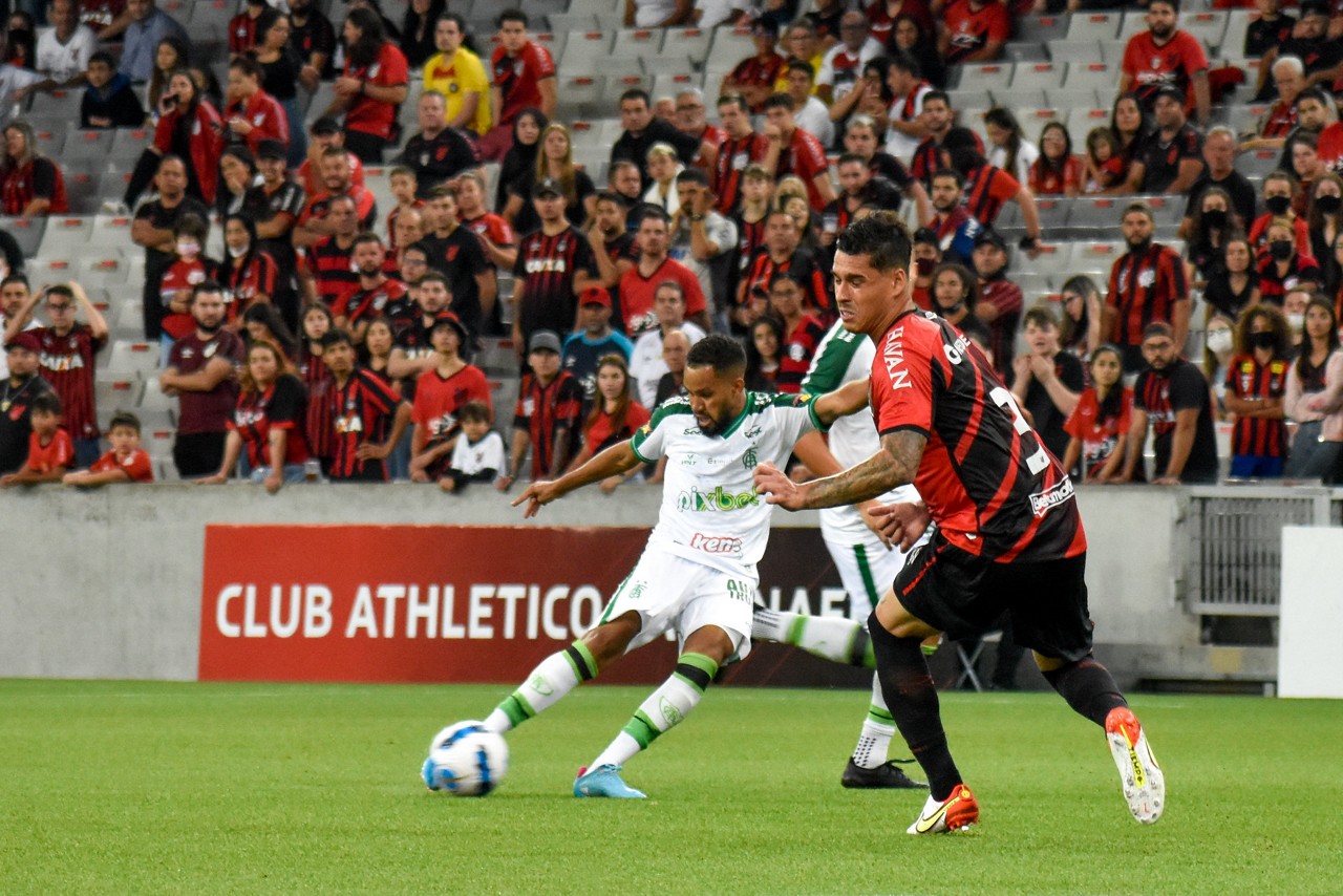 América e Athletico Paranaense têm histórico equilibrado em confrontos diretos