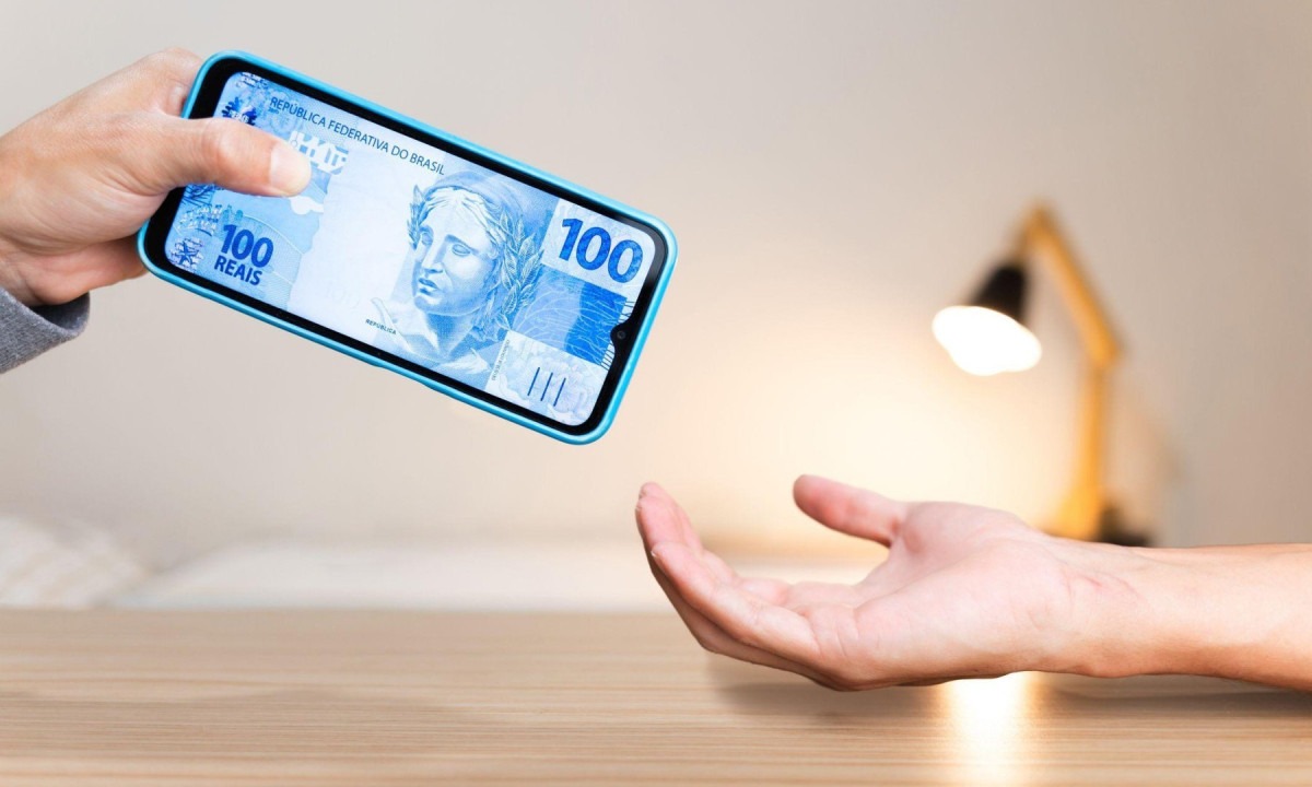 Brasil pode ter inventado o futuro do dinheiro com o Pix, diz prêmio Nobel de Economia
