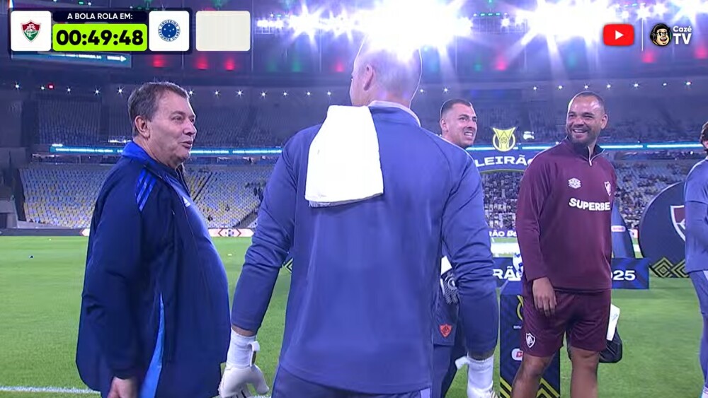 Cruzeiro: Pedrinho tem resenha com goleiro Fábio antes de jogo com Fluminense