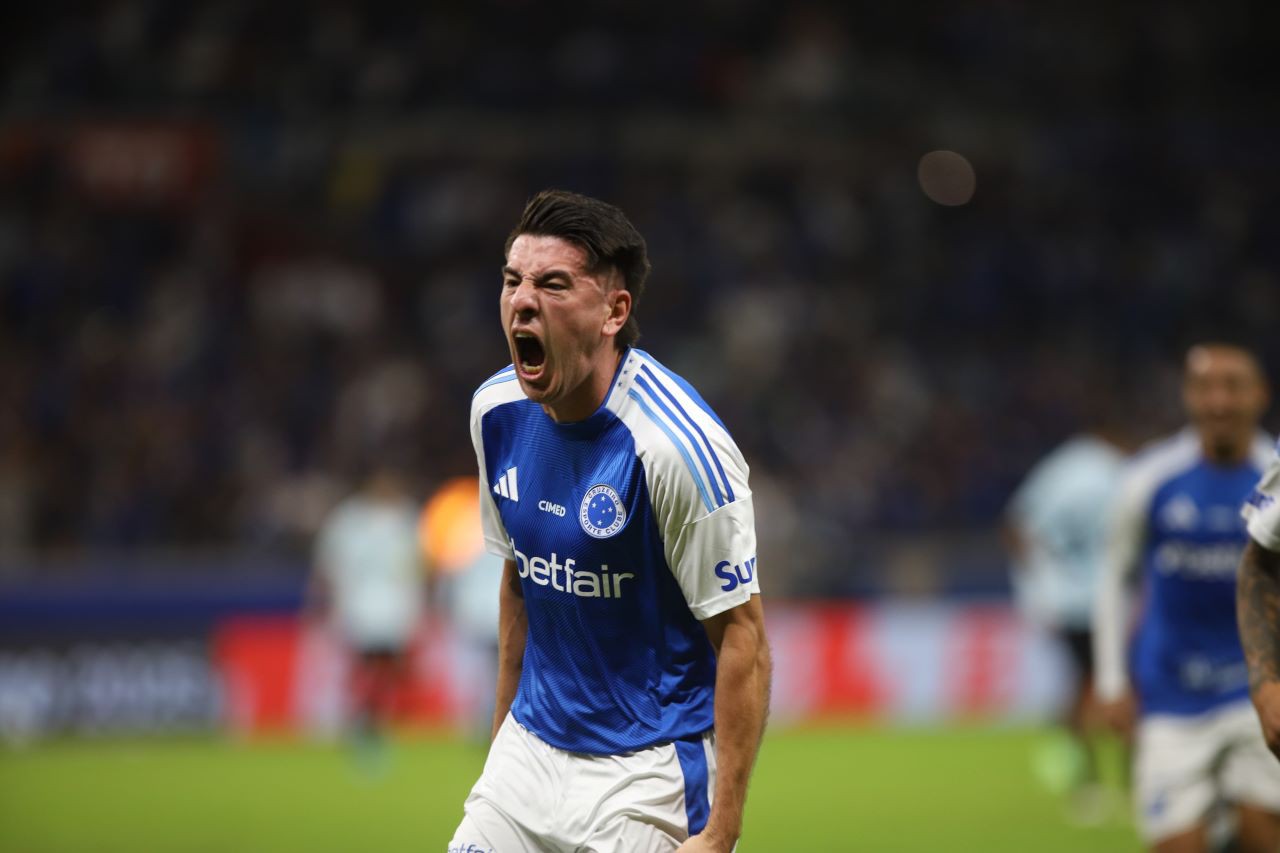Villalba agradece torcida do Cruzeiro por apoio após lesão no rosto