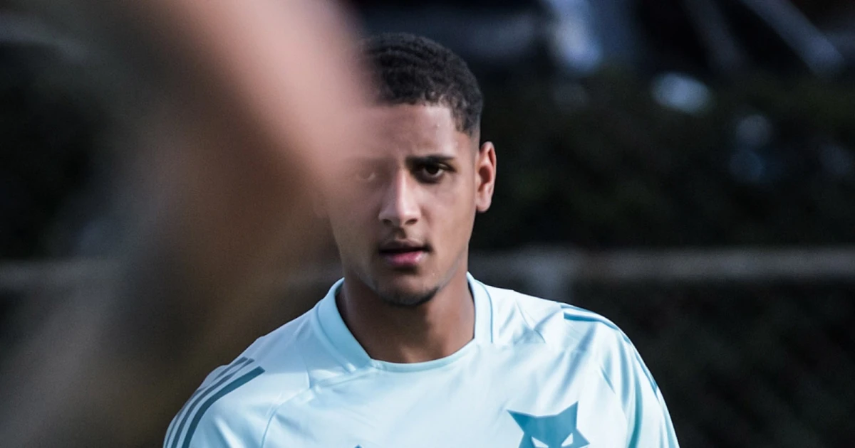 Com futuro incerto, atacante se reapresenta ao Cruzeiro após empréstimo