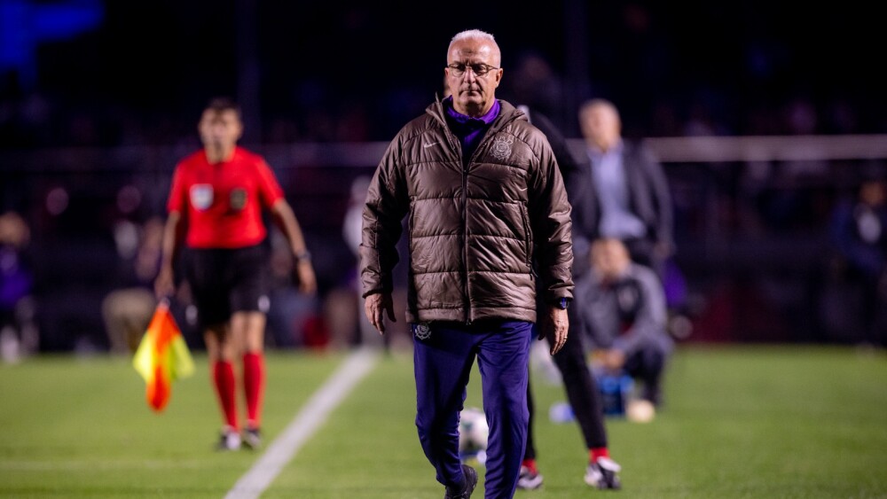 Corinthians: Dorival é direto sobre saída de Memphis e manda recado ao elenco