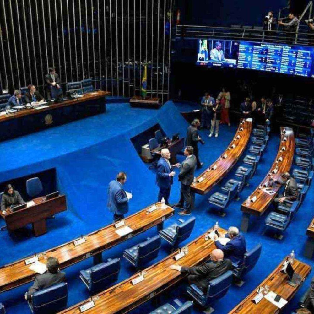 Senado aprova reajuste salarial para servidores federais