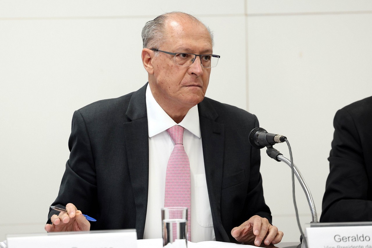 Comitê federal discute ações contra tarifas dos EUA com indústrias e sindicatos